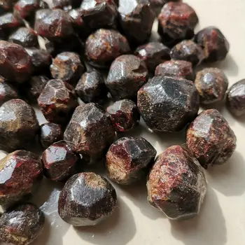 10ks Náhodné Přírodní Červený Granát Krystal Hrubý Stoner Surový Kámen Hodně Minerální Exemplář Léčivé Minerály Dárek