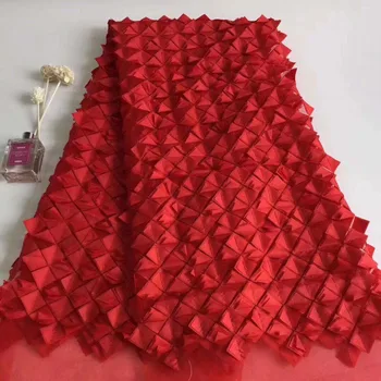 Unikátní Červené Výšivky francouzské Krajky 3D Vícevrstvé Čtvercové Vzor Africké Tyl Krajka Tkaniny Svatební Šat Šití Tkaniny 5 Metrů